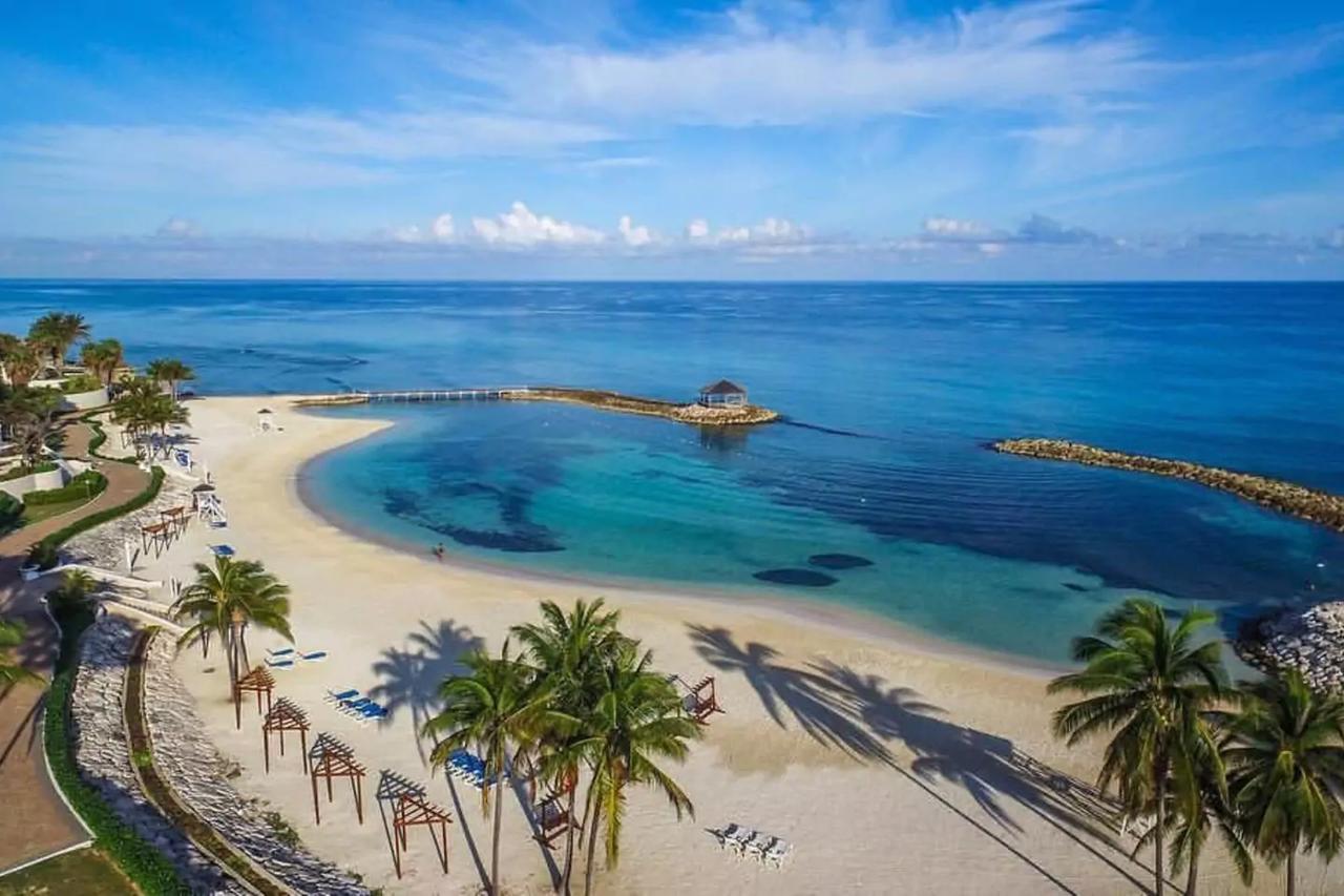 Family Complex Beside Beach W/Pool Montego Bay #1 Dış mekan fotoğraf