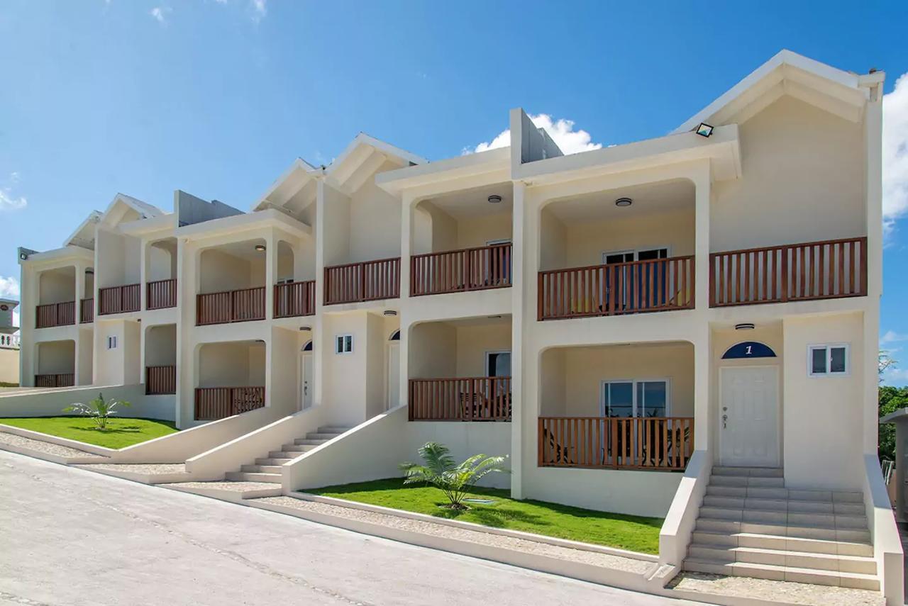 Family Complex Beside Beach W/Pool Montego Bay #1 Dış mekan fotoğraf