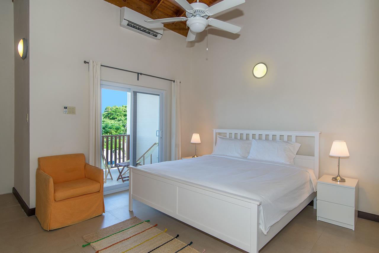 Family Complex Beside Beach W/Pool Montego Bay #1 Dış mekan fotoğraf